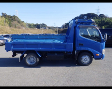 Hino Dutro 2015