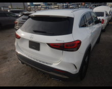 Mercedes Benz GLA-class 2021