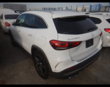Mercedes Benz GLA-class 2021