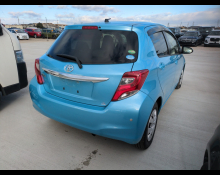 Toyota Vitz 2015