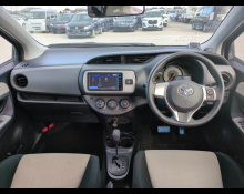 Toyota Vitz 2015