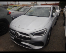 Mercedes Benz GLA-class 2021