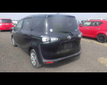 Toyota Sienta 2021