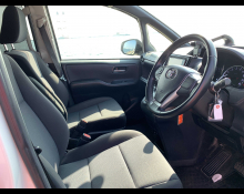 Toyota Voxy 2016