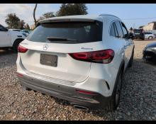 Mercedes Benz GLA-class 2021