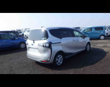 Toyota Sienta 2021