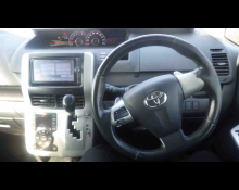 Toyota Noah 2013