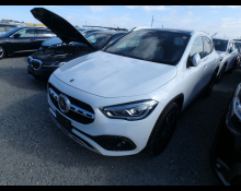 Mercedes Benz GLA-class 2021