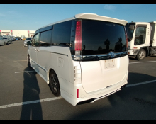Toyota Noah 2014