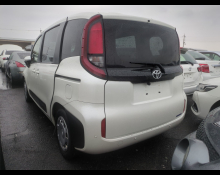 Toyota Sienta 2023