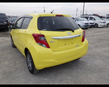 Toyota Vitz 2015