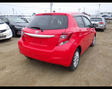 Toyota Vitz 2015