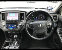 Toyota Crown Hybrid 2015