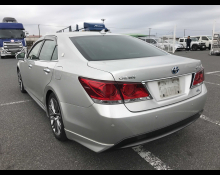 Toyota Crown Hybrid 2015