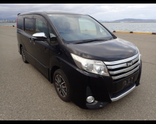 Toyota Noah 2015