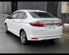 Honda Grace 2015