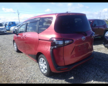 Toyota Sienta 2016