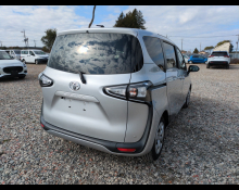 Toyota Sienta 2022