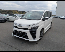 Toyota Voxy 2021