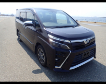 Toyota Voxy 2018