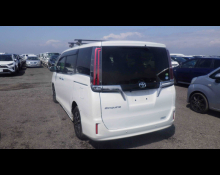 Toyota Esquire 2019