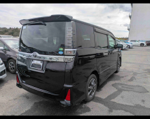 Toyota Voxy 2017