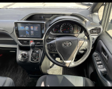 Toyota Voxy 2015
