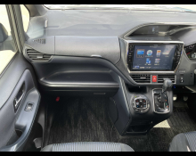 Toyota Voxy 2015