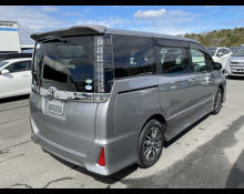 Toyota Voxy 2015