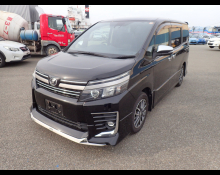 Toyota Voxy 2016