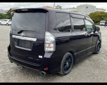 Toyota Voxy 2010