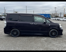 Toyota Voxy 2010