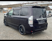 Toyota Voxy 2010