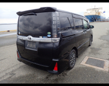 Toyota Voxy 2016