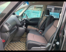 Nissan Serena 2015