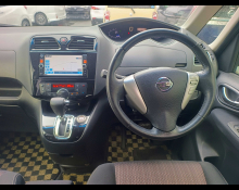 Nissan Serena 2015