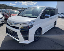 Toyota Voxy 2017
