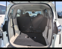 Toyota Sienta 2016