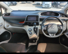 Toyota Sienta 2016