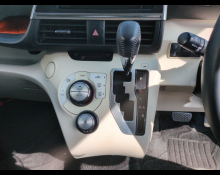 Toyota Sienta 2016
