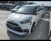 Toyota Sienta 2016