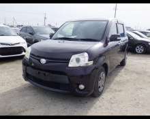Toyota Sienta 2013