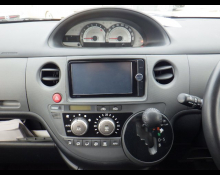 Toyota Sienta 2013