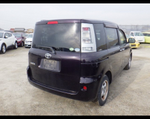 Toyota Sienta 2013