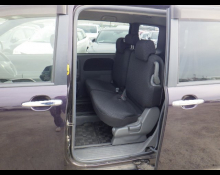 Toyota Sienta 2013