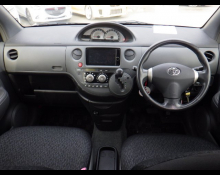 Toyota Sienta 2013
