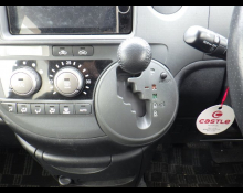 Toyota Sienta 2013