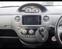 Toyota Sienta 2013