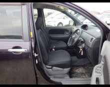 Toyota Sienta 2013
