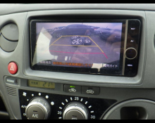 Toyota Sienta 2013